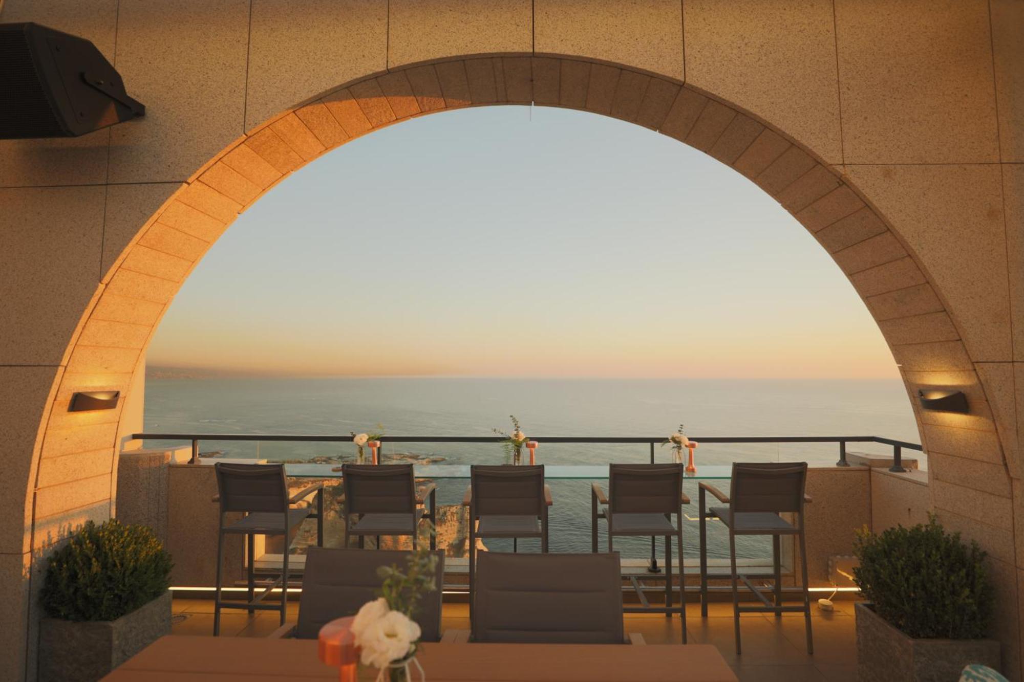 Raouche Arjaan By Rotana Aparthotel Beirute Exterior foto